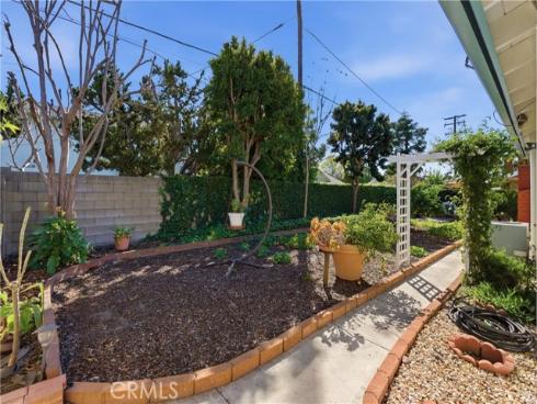 2516 E Hilda  , Anaheim, CA