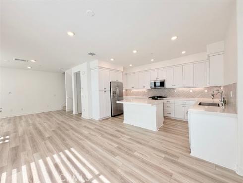 1677 W Lincoln  103 , Anaheim, CA