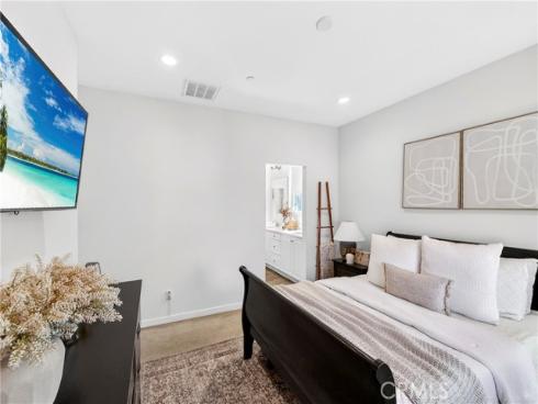 390  N Bellarose Way  , Anaheim, CA