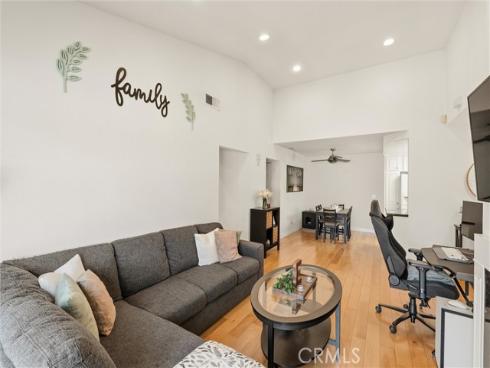 3525 W Greentree  G  Circle, Anaheim, CA