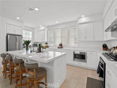 1096 N Anaheim Blvd.