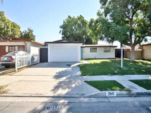2540 W Picadilly  , Anaheim, CA