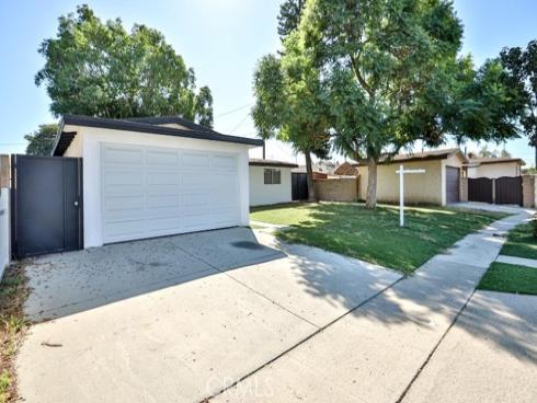 2540 W Picadilly  , Anaheim, CA