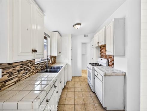 1813 W Westmont   Drive, Anaheim, CA