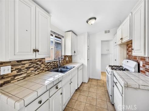 1813 W Westmont   Drive, Anaheim, CA