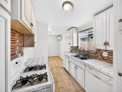 1813 W Westmont   Drive, Anaheim, CA