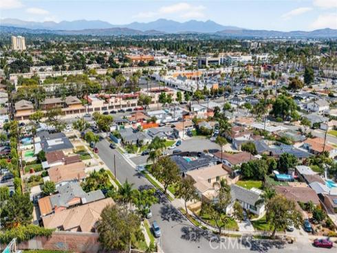 1813 W Westmont   Drive, Anaheim, CA