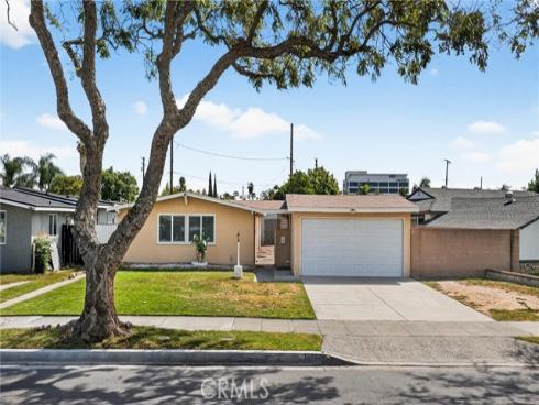 1813 W Westmont   Drive, Anaheim, CA