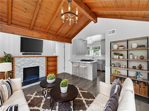 1575 W Edithia  , Anaheim, CA