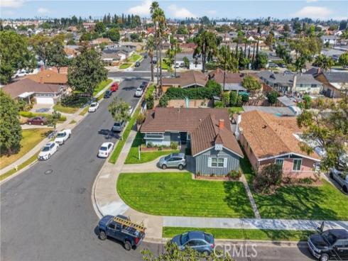 1575 W Edithia  , Anaheim, CA