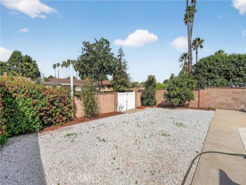 1575 W Edithia  , Anaheim, CA