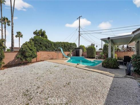 1575 W Edithia  , Anaheim, CA