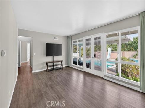 1575 W Edithia  , Anaheim, CA