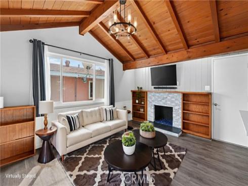 1575 W Edithia  , Anaheim, CA