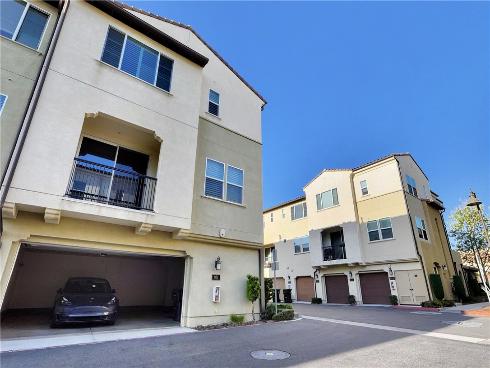 951 E Twill   Court, Anaheim, CA