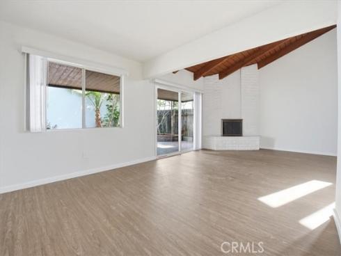 2011 W Katella  , Anaheim, CA