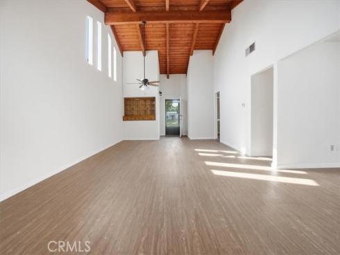 2011 W Katella  , Anaheim, CA