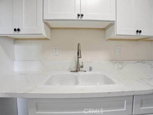 2011 W Katella  , Anaheim, CA