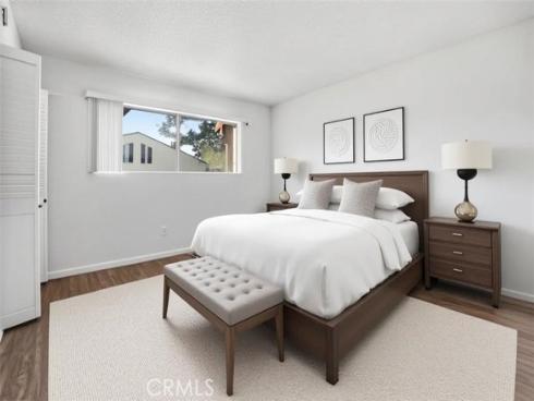 2011 W Katella  , Anaheim, CA