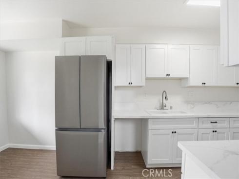 2011 W Katella  , Anaheim, CA