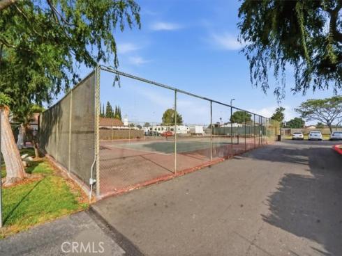 2011 W Katella  , Anaheim, CA