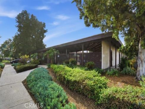 2011 W Katella  , Anaheim, CA