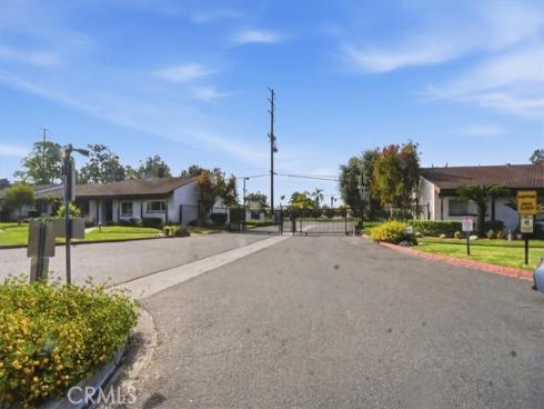 2011 W Katella  , Anaheim, CA