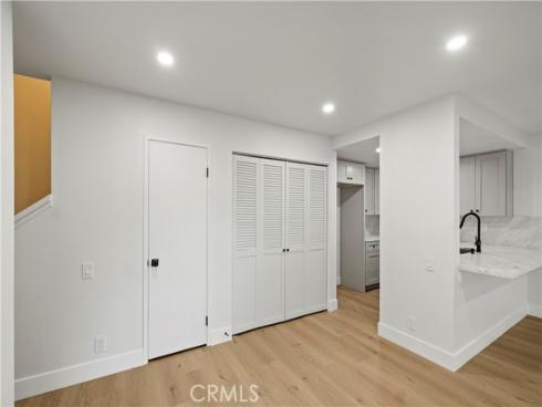 1381  S. Walnut St  2505 , Anaheim, CA