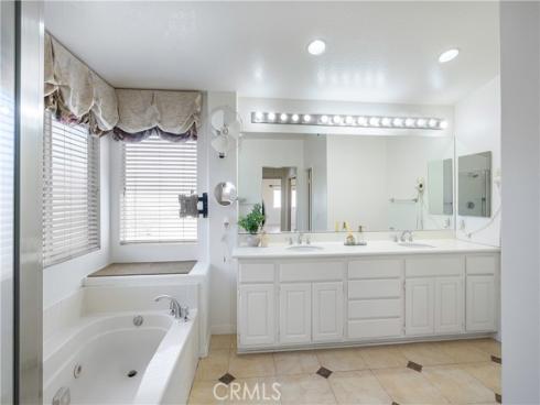 612 S Halliday St  , Anaheim, CA