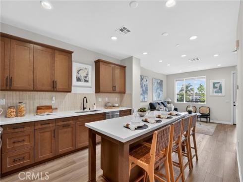 1097  N Harbor Blvd  , Anaheim, CA