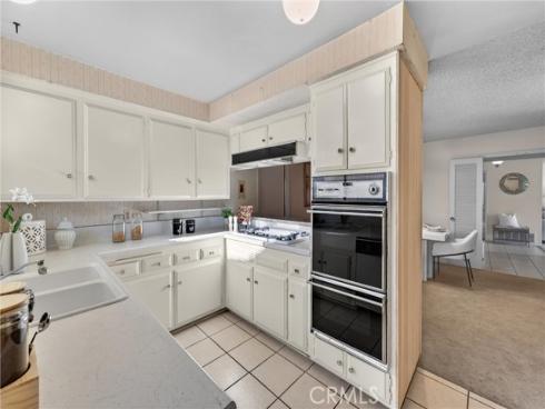 1963 W Chanticleer  , Anaheim, CA