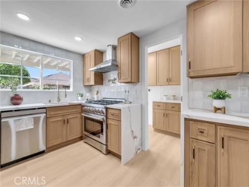 2902 E Winfield  , Anaheim, CA