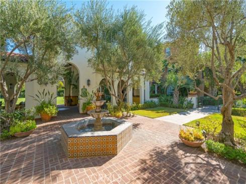 585 S Kroeger  , Anaheim, CA