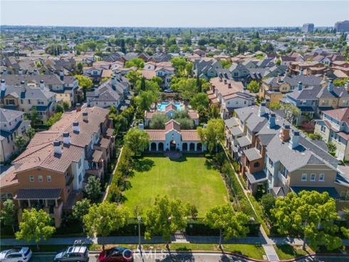 585 S Kroeger  , Anaheim, CA