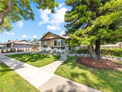 1751 W Bowling  , Anaheim, CA