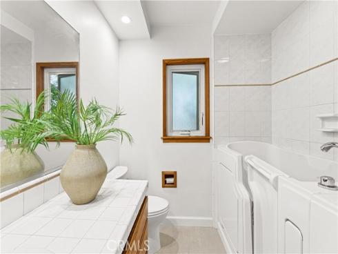 1751 W Bowling  , Anaheim, CA