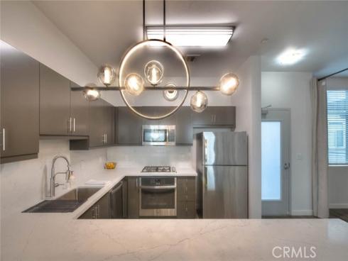 435 W. Center Street Promenade 328