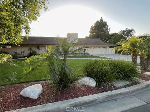 729 N Westwood Pl