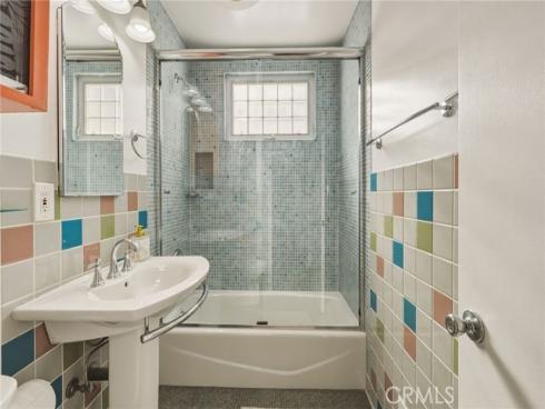 2457 W Glenoaks  , Anaheim, CA