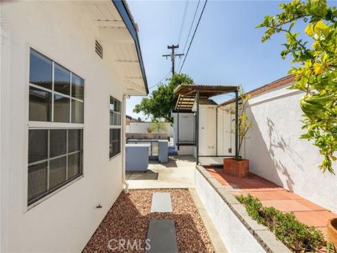 2457 W Glenoaks  , Anaheim, CA