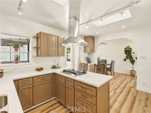 2457 W Glenoaks  , Anaheim, CA