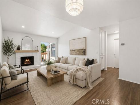 2609 W Cameron  224  Court, Anaheim, CA