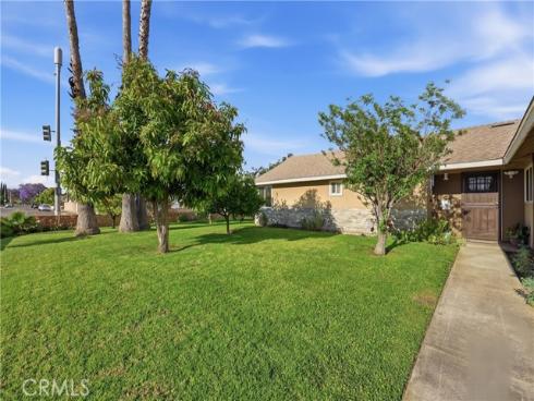 1946  W Broadway  , Anaheim, CA