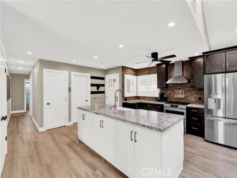 122 N Carousel , Anaheim, CA