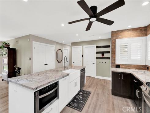 122 N Carousel , Anaheim, CA