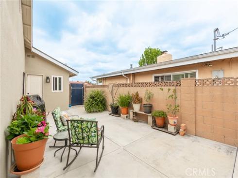 122 N Carousel , Anaheim, CA