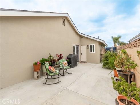 122 N Carousel , Anaheim, CA