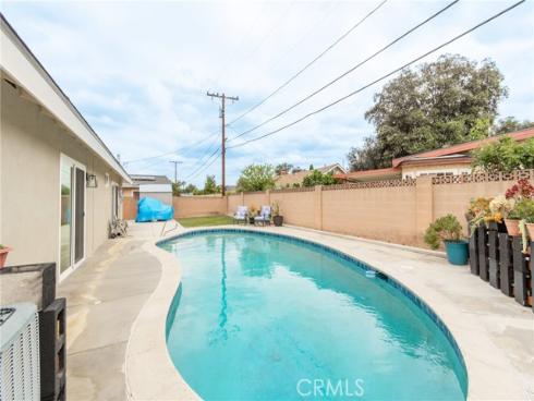 122 N Carousel , Anaheim, CA