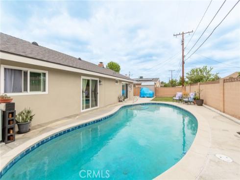 122 N Carousel , Anaheim, CA