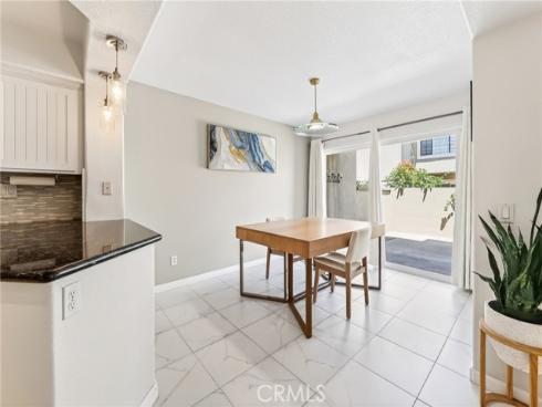 512 S Hollydale , Anaheim, CA
